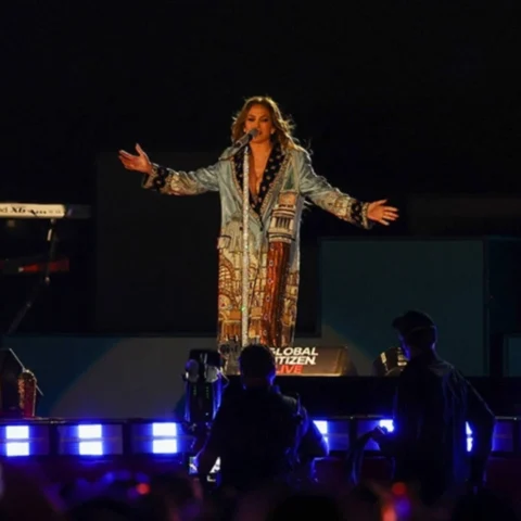 Jennifer Lopez Konzert in Istanbul 2025: Ein unvergesslicher Abend mit dem Komfort von Faik Pasha Apartments