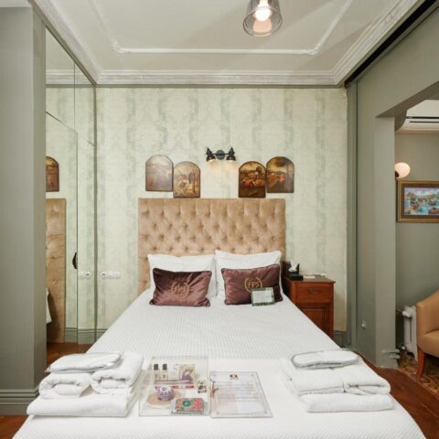 2025 beyoğlu design hotels, istanbul design hotels, modernes hotel beyoğlu, design hotel istanbul, faik pasha apartments, zeitgenössisches hotel beyoğlu, langzeitaufenthalt, digital nomad hotel, kreatives hotel istanbul