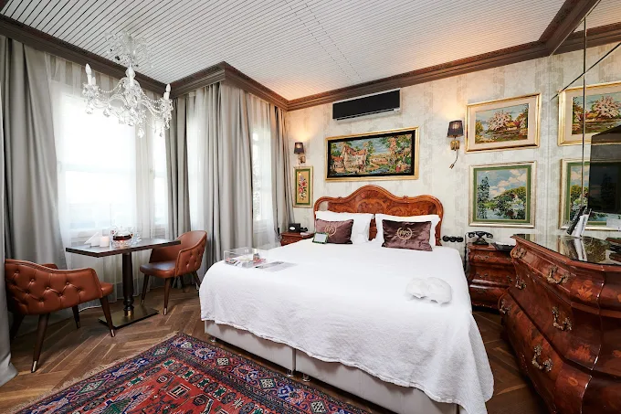 2025 Beyoğlu historische Hotels, Istanbul historische Hotels, Beyoğlu Heritage Hotels, Faik Pasha Apartments, Galata historische Hotels, Cihangir historische Hotels, Langzeitaufenthalt Istanbul, Kunst- und Kulturhotel, Luxus Heritage Hotel, Beyoğlu Boutique Hotel, Istanbul Hotel Guide