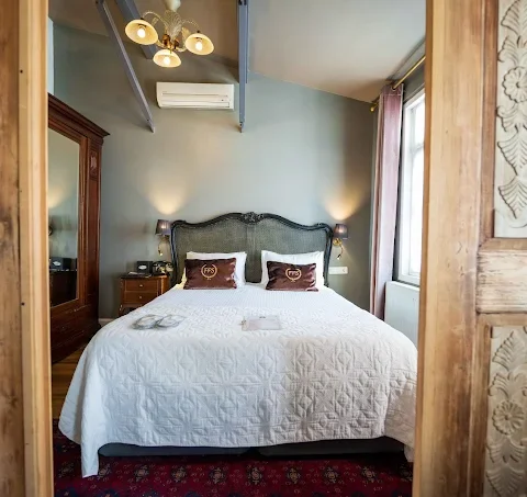 beyoğlu hotels, beyoğlu design hotels, istanbul boutique hotels, galata small hotels, cihangir small hotel, faik pasha apartments, langzeitaufenthalt, art hotel, istanbul unterkunft, beyoğlu apart hotel, local living