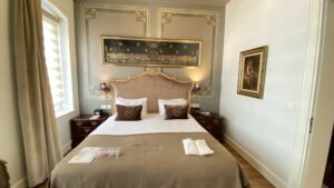 beyoğlu hotels, design hotel, small hotels, faik pasha apartments, boutique hotel, zimmertypen, 2025, authentisches wohnen, gaestebewertung, langzeitaufenthalt, cihangir, çukurcuma, galata, buchungstipps, familienhotel, istanbul