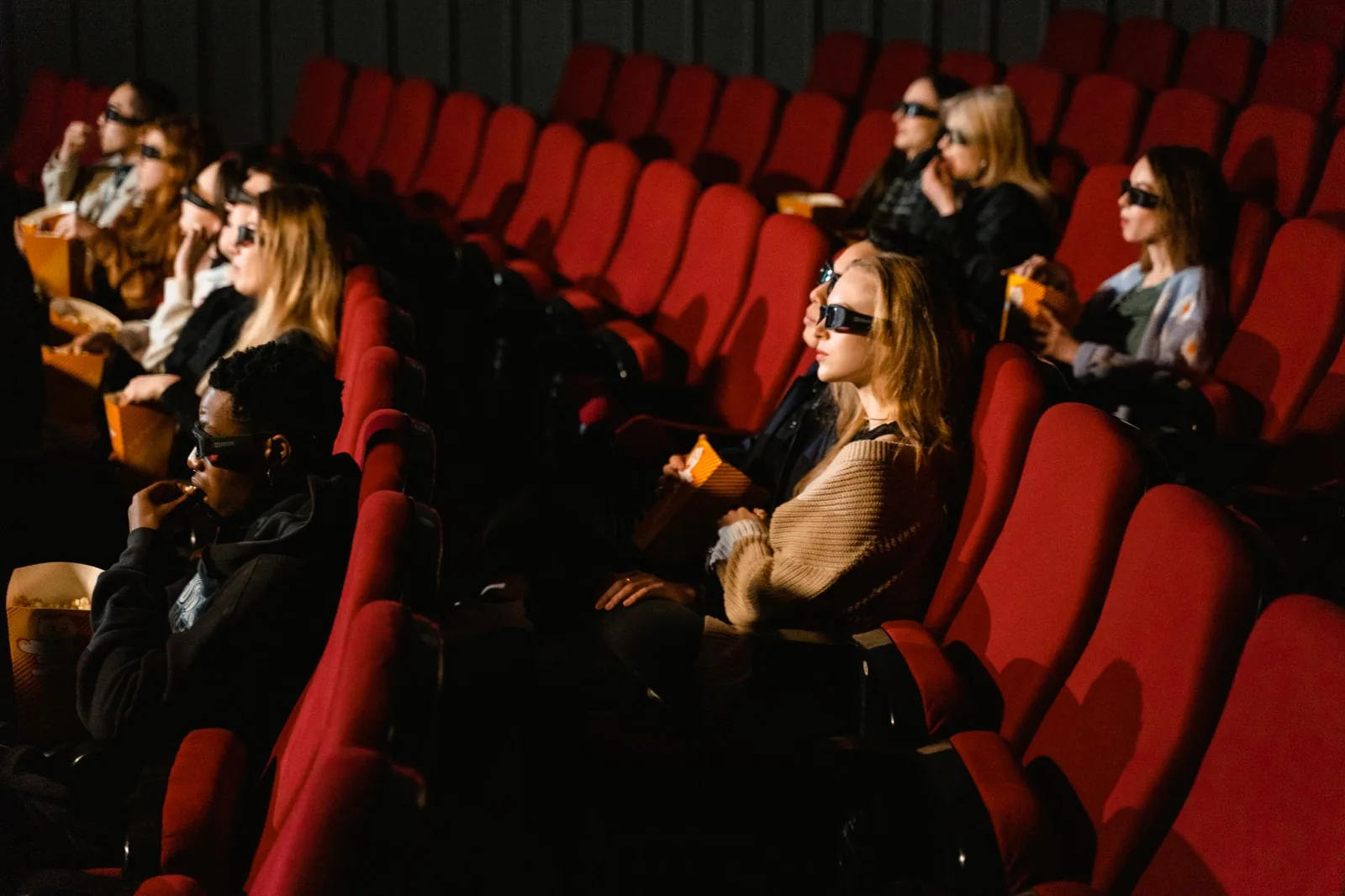 Filmekimi 2026 Publikum wartet auf Filmvorführung