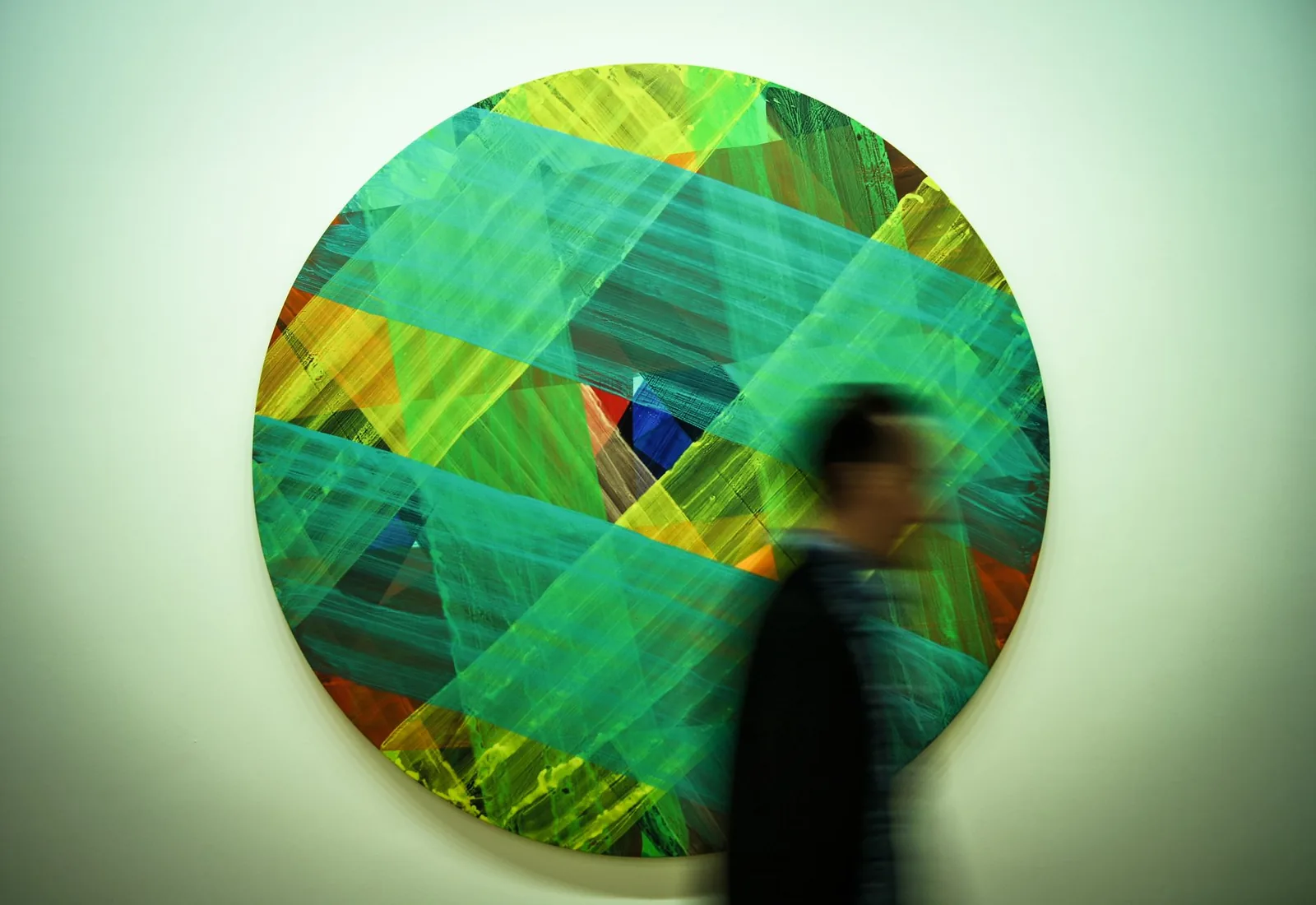 Zeitgenössische Kunstausstellung mit Skulpturen in Istanbul